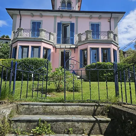 Maria 2, Lakefront Art On Maggiore *