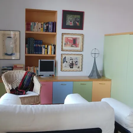 Maria 2, Lakefront Art On Maggiore Apartman *