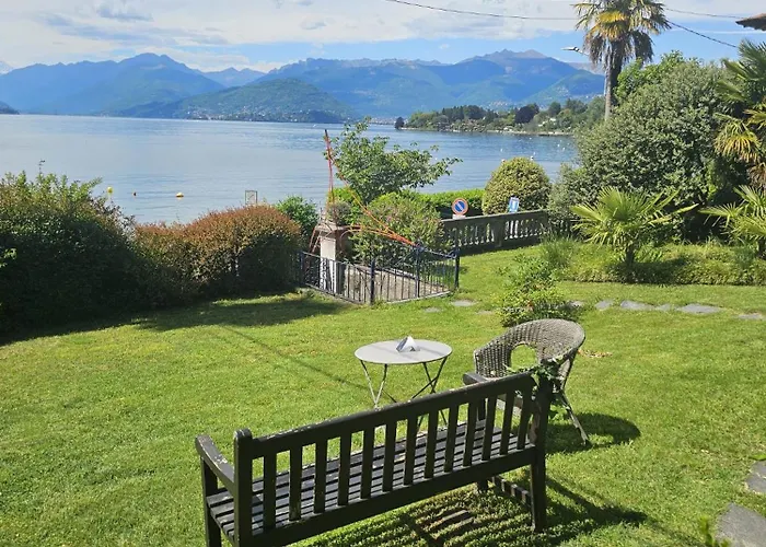 Maria 2, Lakefront Art On Maggiore Apartman