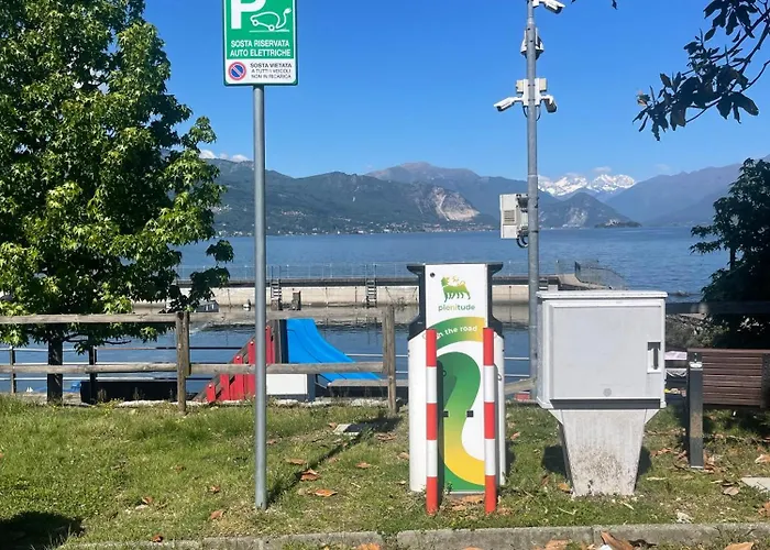 Maria 2, Lakefront Art On Maggiore *